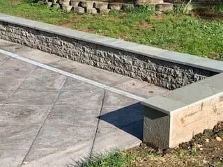 Stone patio retaining wall close-up detail in Maryland